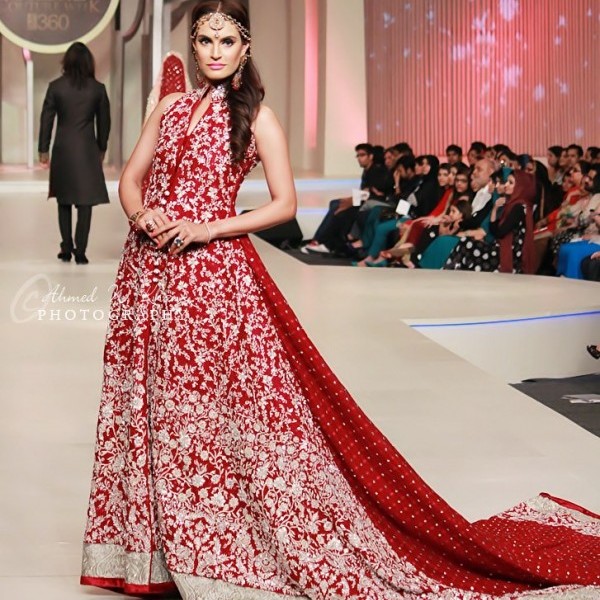 pakistani wedding dress, pakistani fashion, red wedding dress