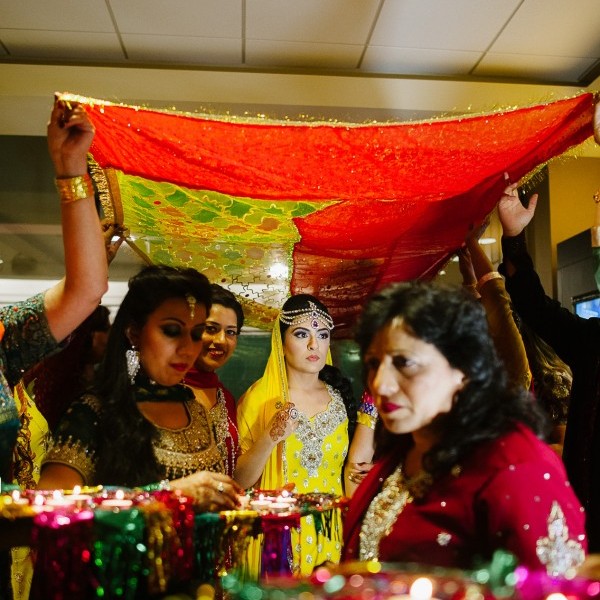 pakistani bride entering the event