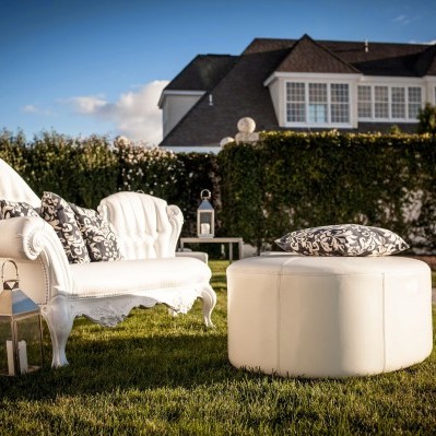 outdoor wedding lounge