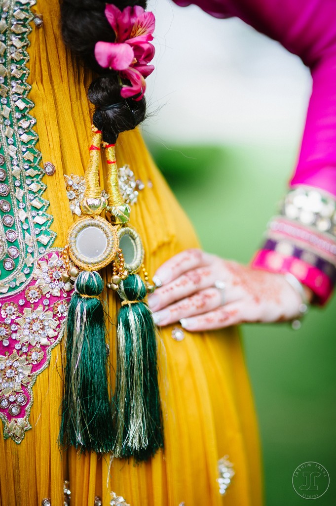 Pakistani bride's clothes