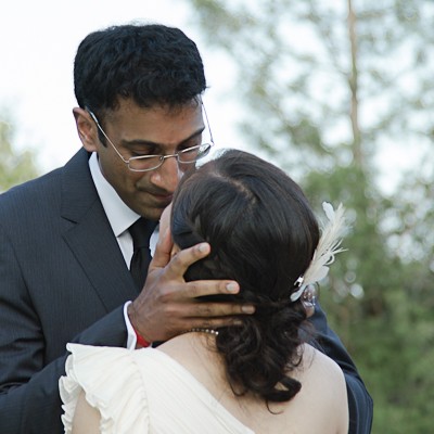 kiss during ceremony