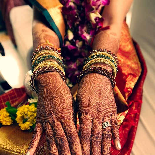 bridal henna design and wedding manicure