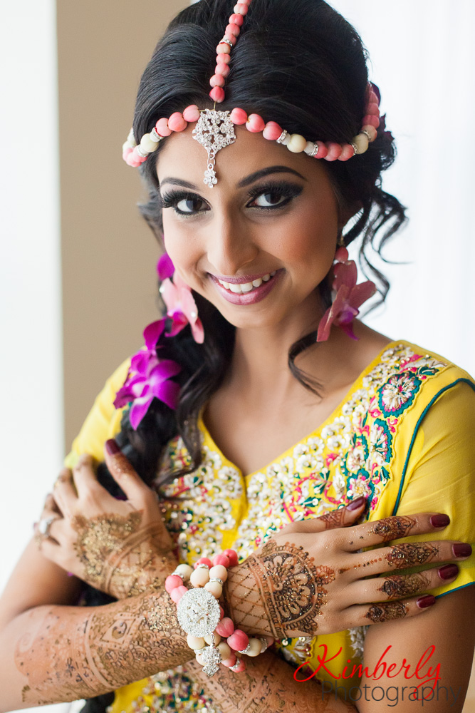 Pakistani bride at her mehendi night