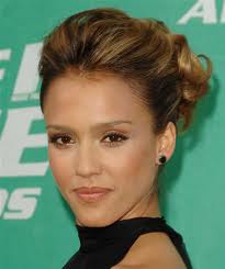 hairstyles for oval face on Jessica Alba