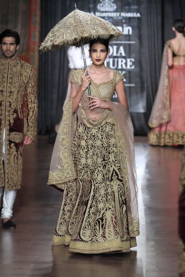Indian wedding outfits by Rimple and Harpreet Narula