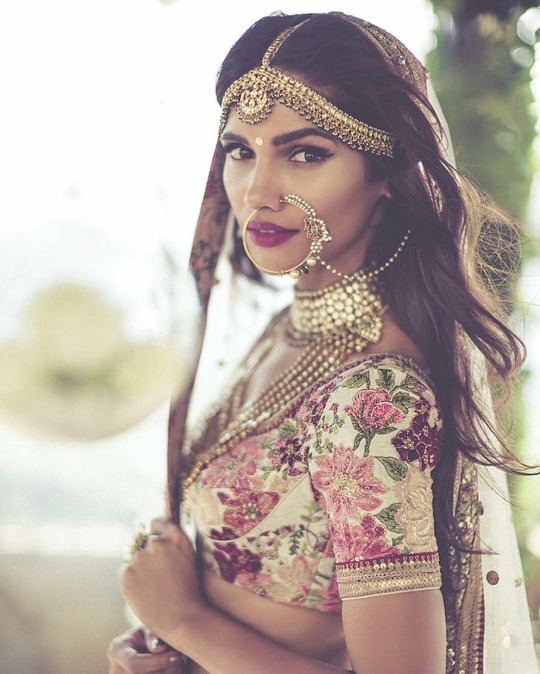 Sabyasachi Mukherjee SS 2016 indian bridal collection, indian weddingl lehengas