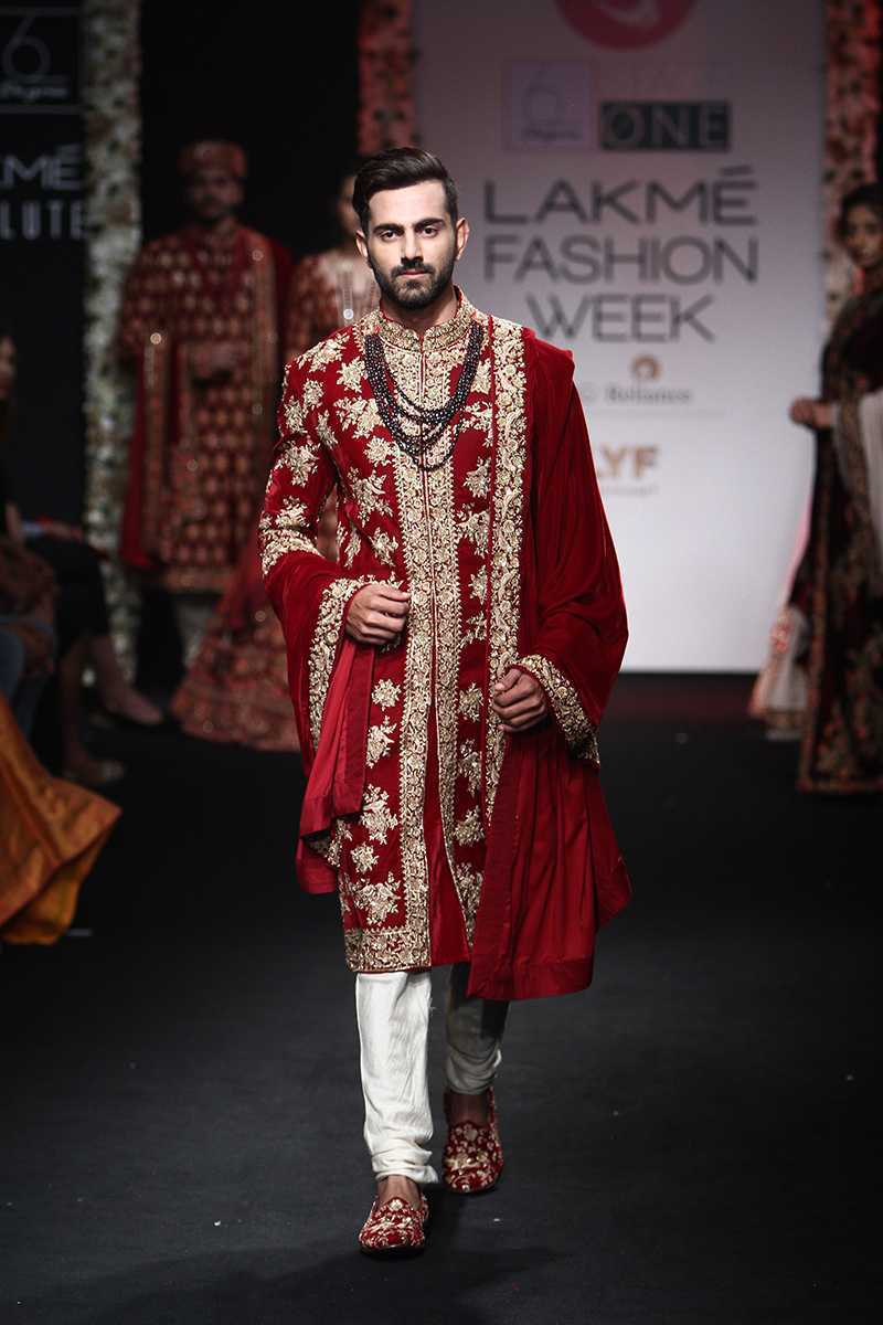 Groom's sherwani by saroj jalan